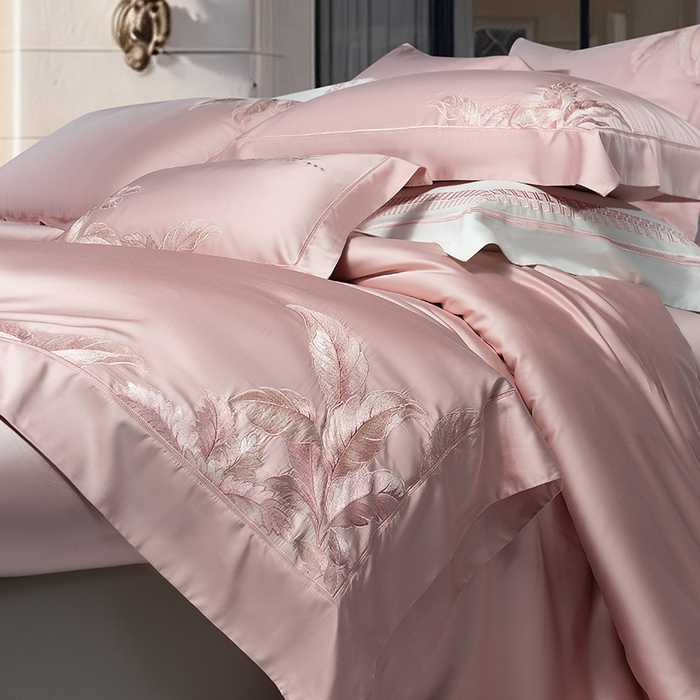 91家纺网 家纺一手货源 找家纺 诗黛尔 2026春夏新款天丝刺绣流绪微梦系列四件套 流绪微梦-落樱粉