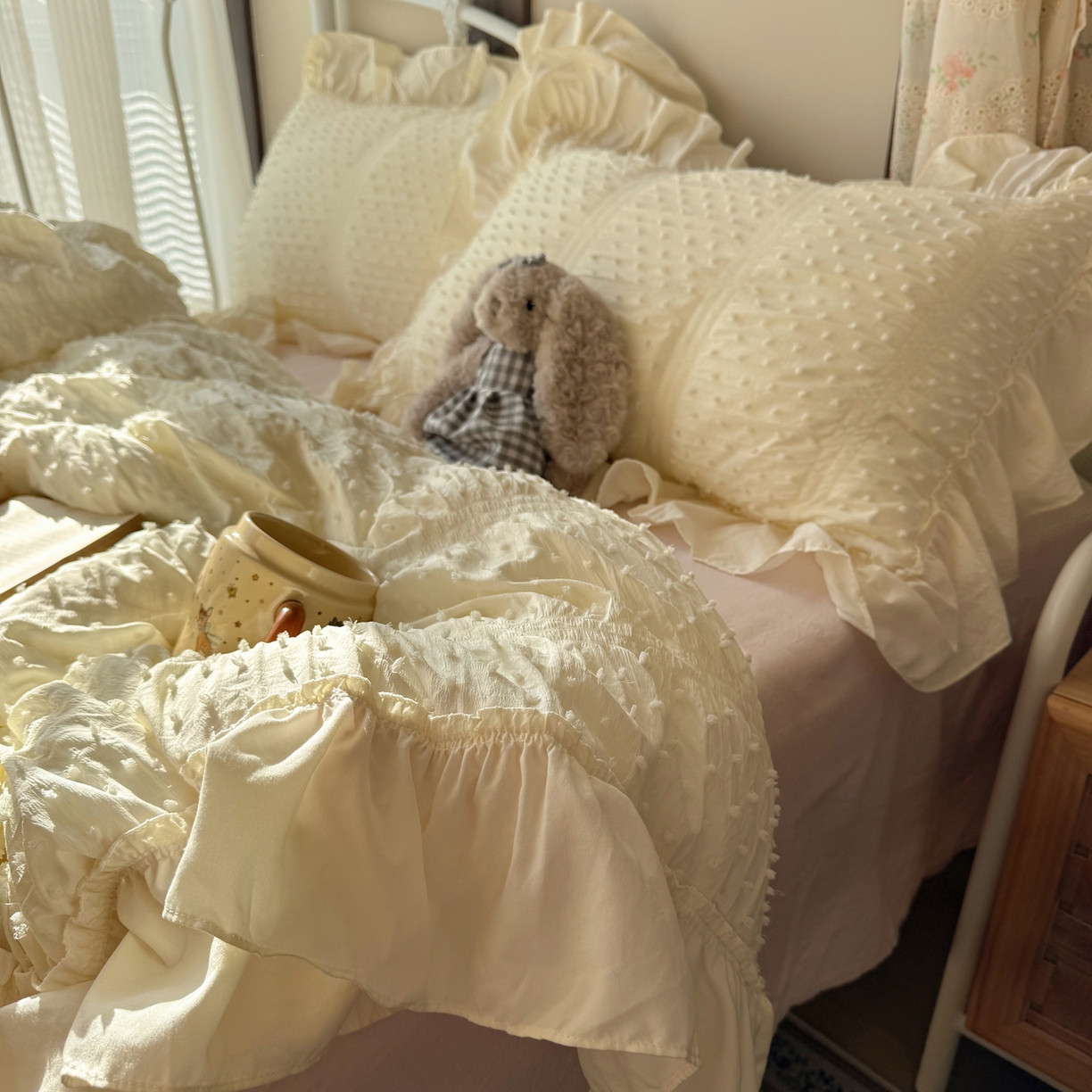 91家纺网 家纺一手货源 找家纺 轻奢坊 2026新款泡泡纱剪花四件套-满天星 满天星白