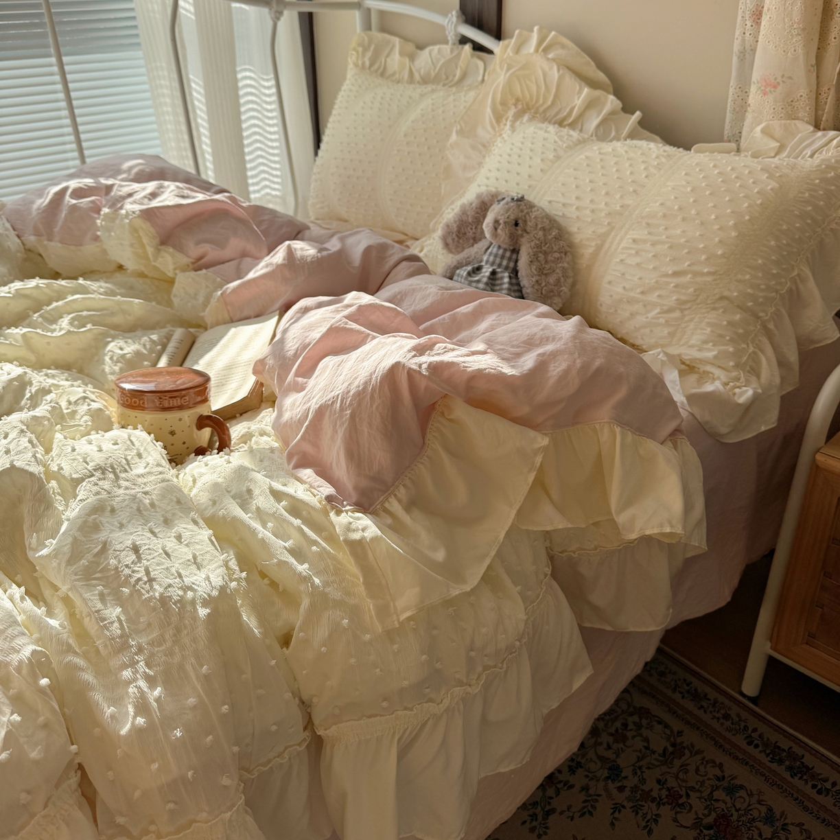 91家纺网 家纺一手货源 找家纺 轻奢坊 2026新款泡泡纱剪花四件套-满天星 满天星白