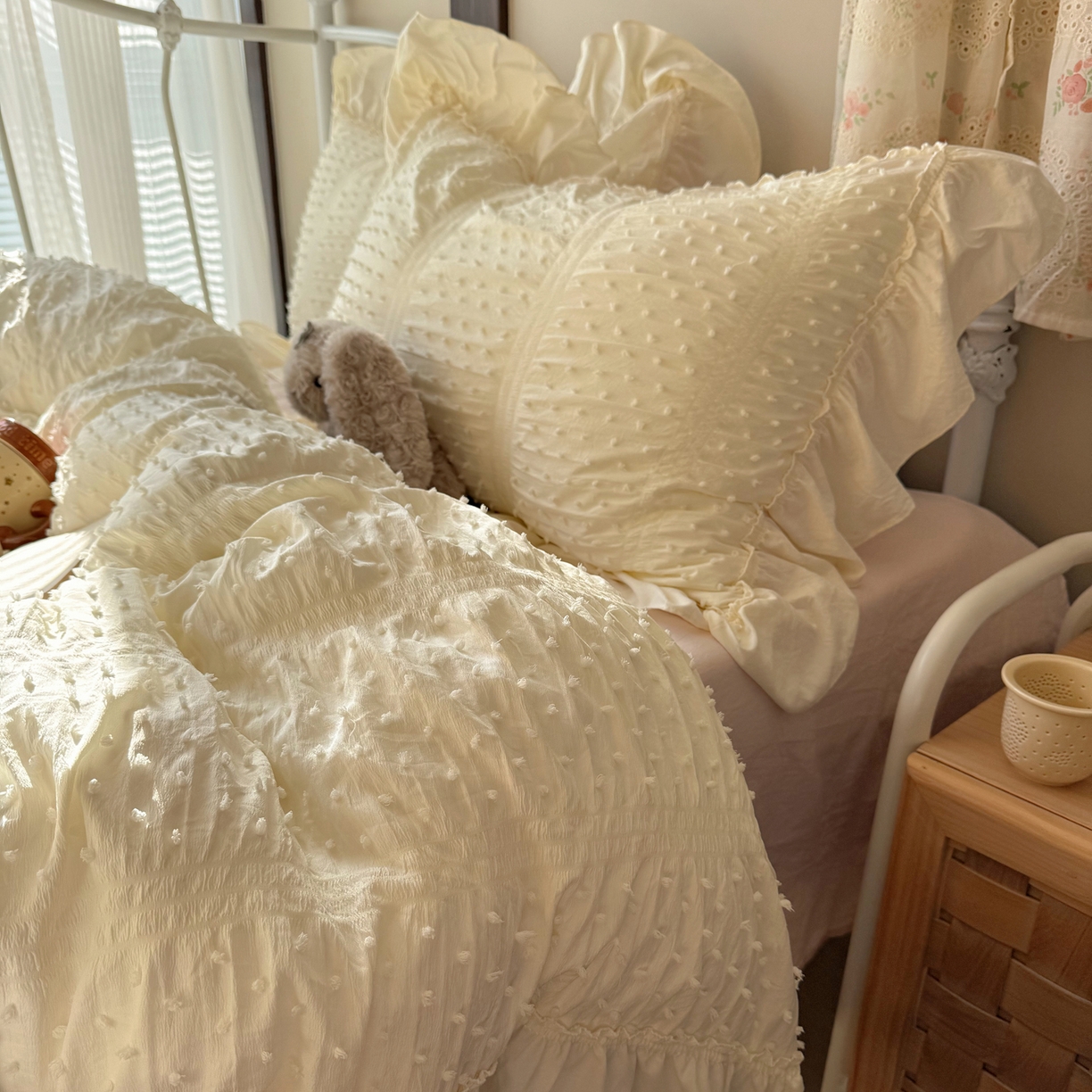 91家纺网 家纺一手货源 找家纺 轻奢坊 2026新款泡泡纱剪花四件套-满天星 满天星白