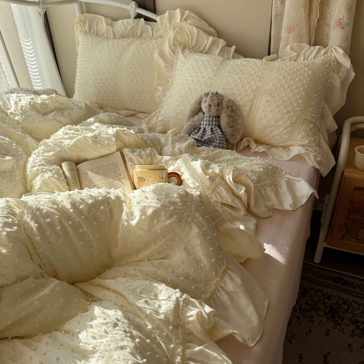 91家纺网 家纺一手货源 找家纺 轻奢坊 2026新款泡泡纱剪花四件套-满天星 满天星白