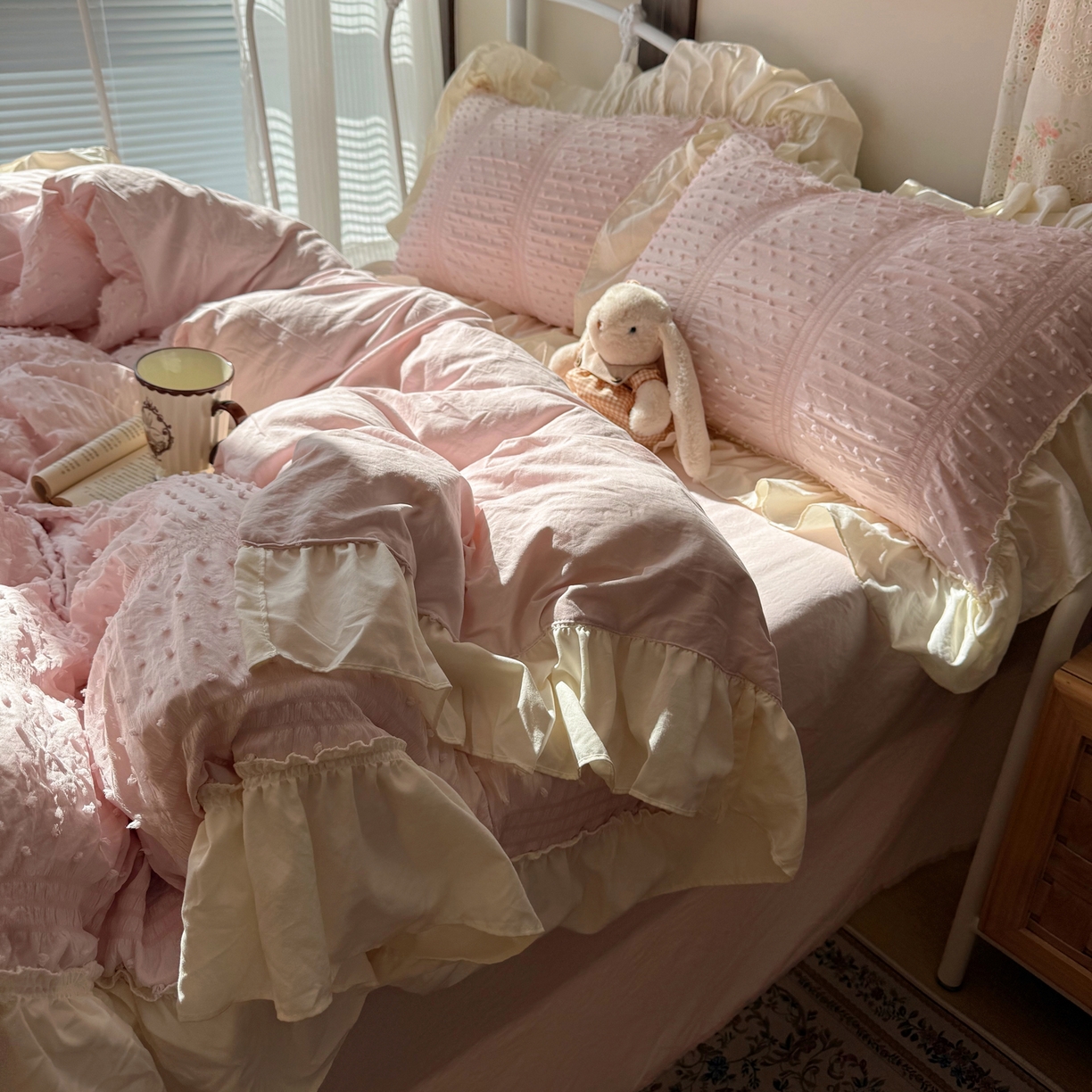 91家纺网 家纺一手货源 找家纺 轻奢坊 2026新款泡泡纱剪花四件套-满天星 满天星粉