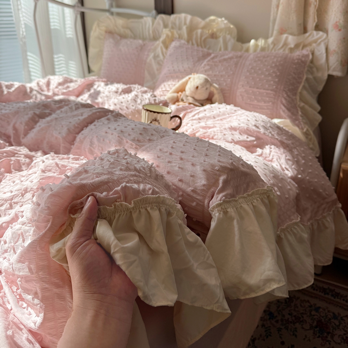 91家纺网 家纺一手货源 找家纺 轻奢坊 2026新款泡泡纱剪花四件套-满天星 满天星粉