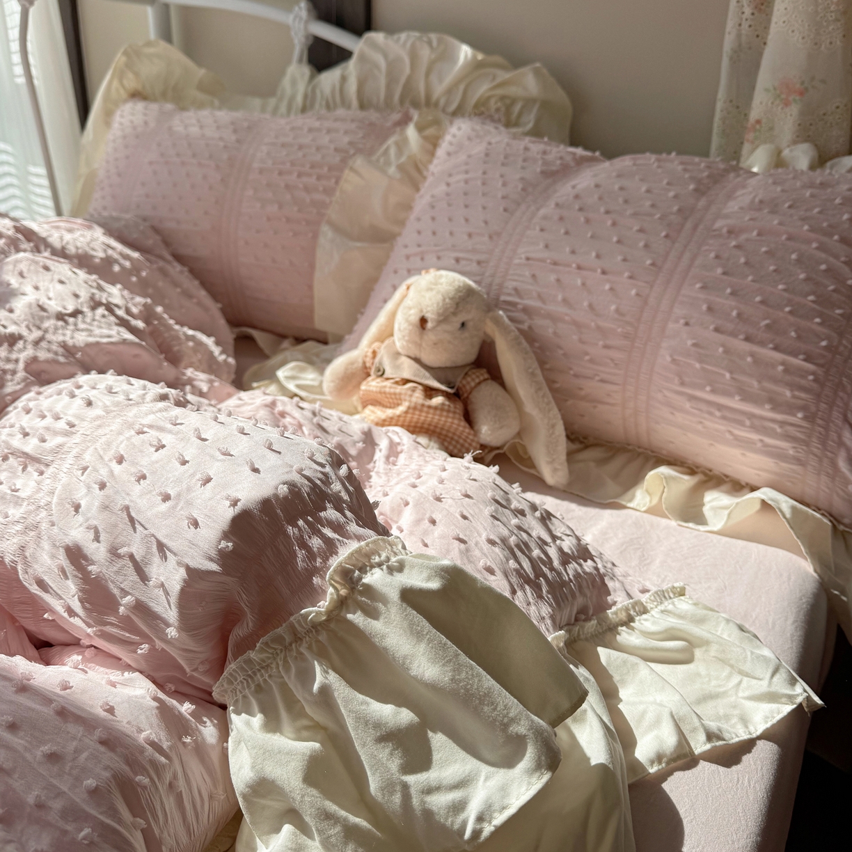 91家纺网 家纺一手货源 找家纺 轻奢坊 2026新款泡泡纱剪花四件套-满天星 满天星粉