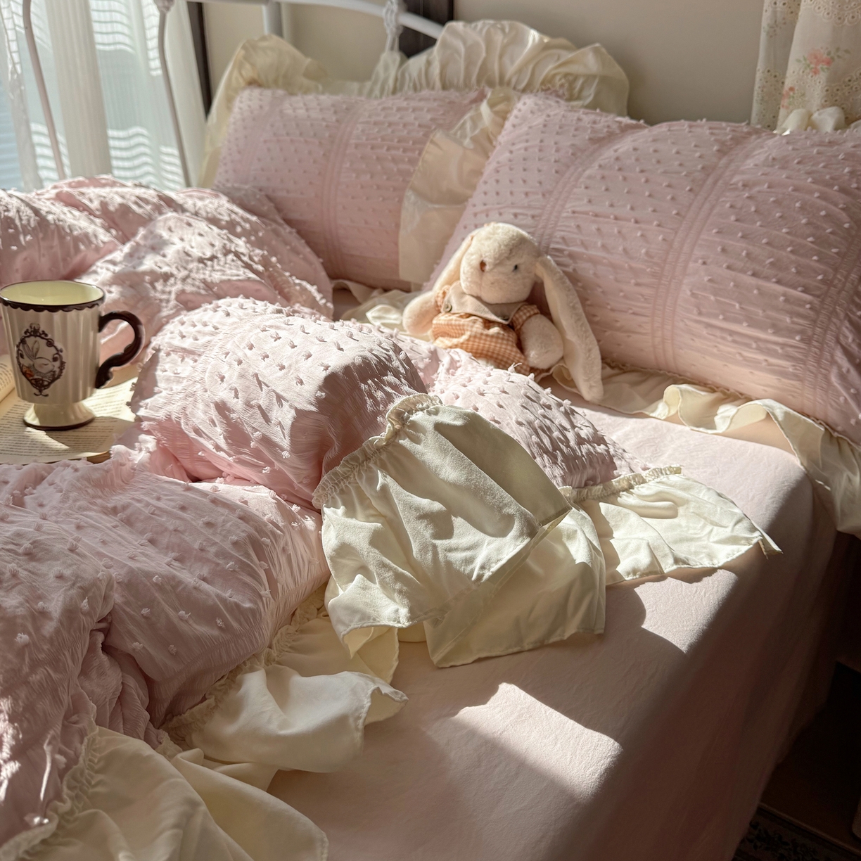 91家纺网 家纺一手货源 找家纺 轻奢坊 2026新款泡泡纱剪花四件套-满天星 满天星粉