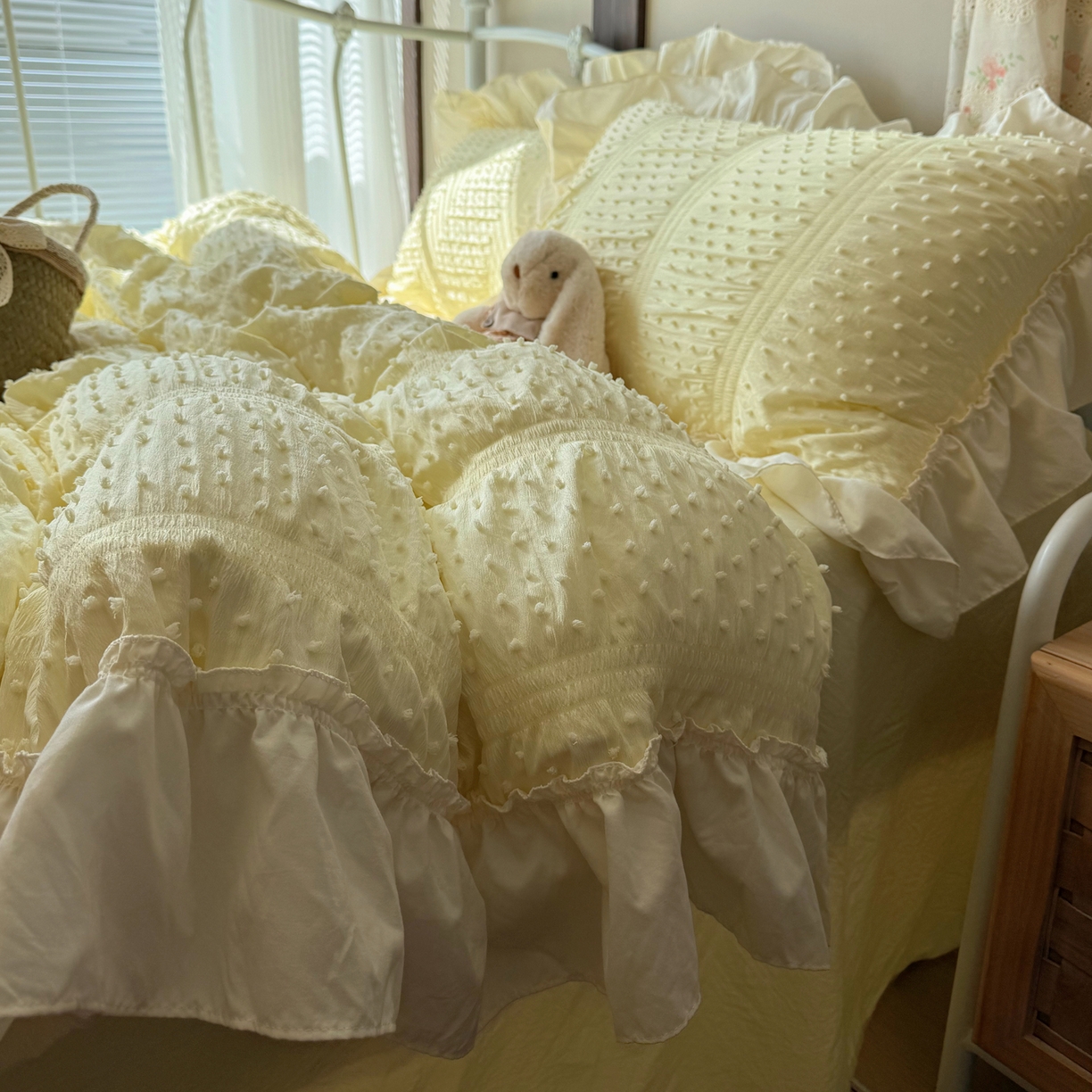 91家纺网 家纺一手货源 找家纺 轻奢坊 2026新款泡泡纱剪花四件套-满天星 满天星黄