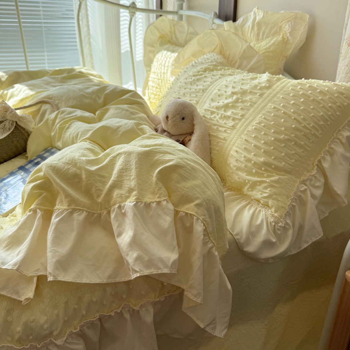 91家纺网 家纺一手货源 找家纺 轻奢坊 2026新款泡泡纱剪花四件套-满天星 满天星黄