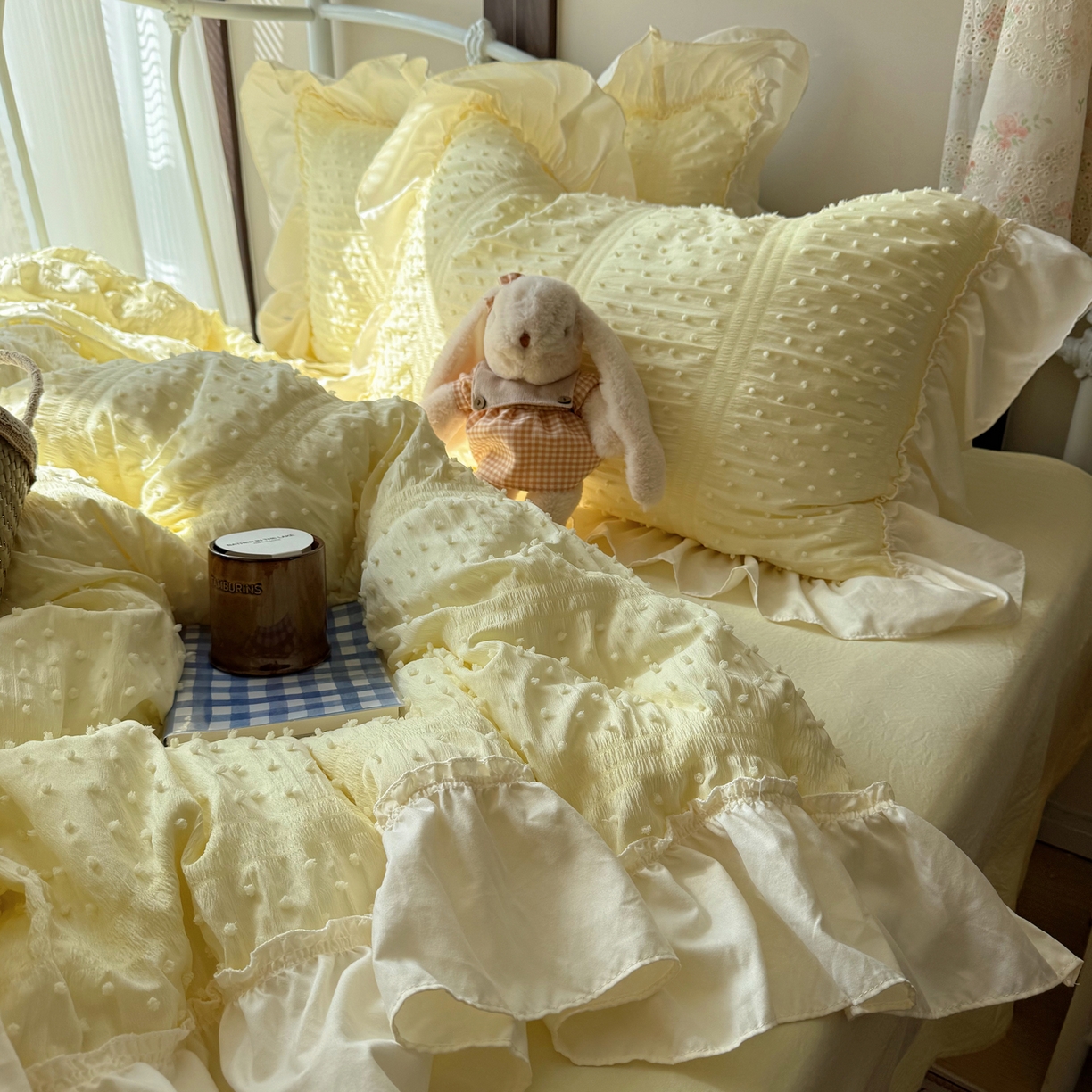 91家纺网 家纺一手货源 找家纺 轻奢坊 2026新款泡泡纱剪花四件套-满天星 满天星黄