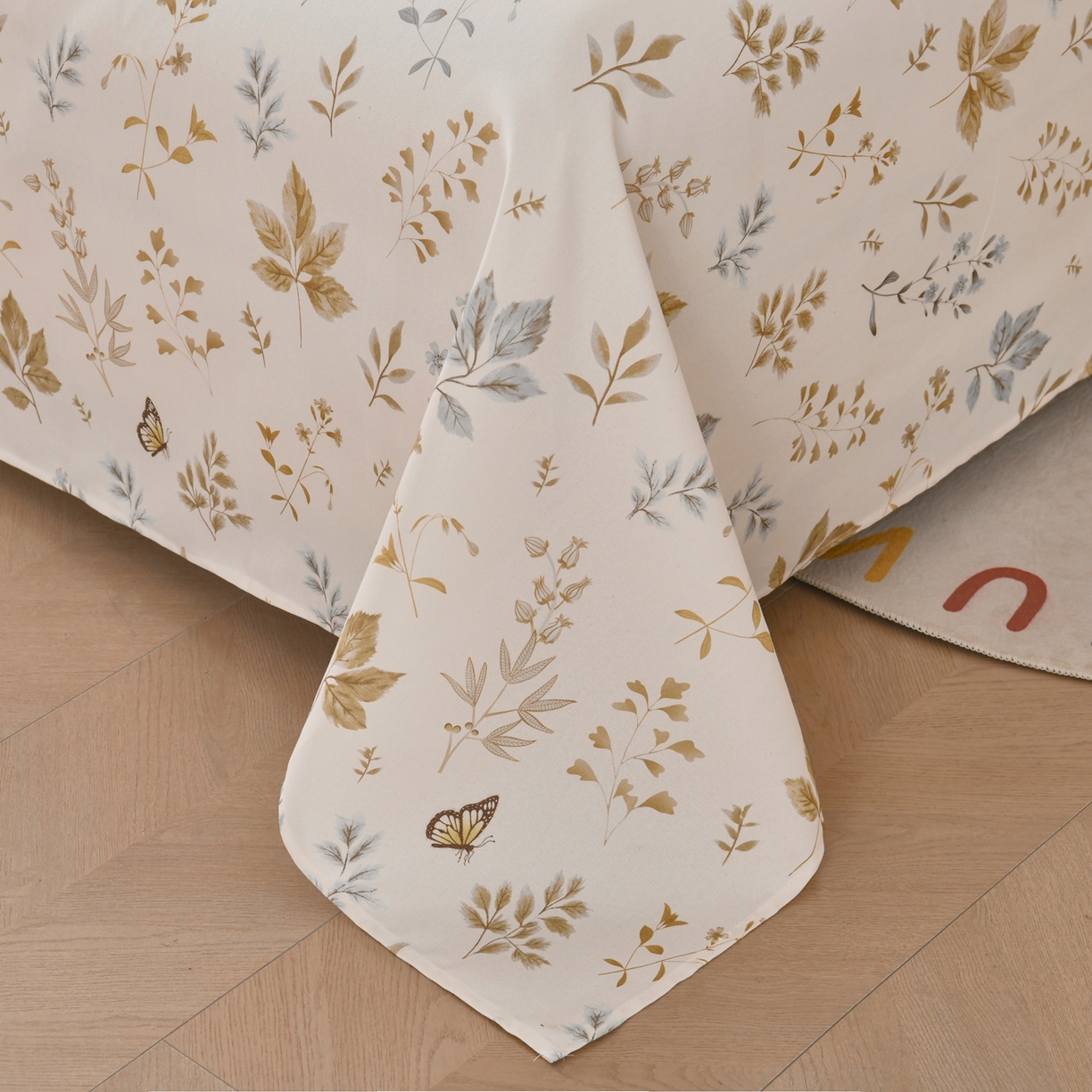 91家纺网 家纺一手货源 找家纺 悠米悠家 2026新款工艺款印花老粗布床单单品床单床单单件凉席席子 秋野蝶叶集