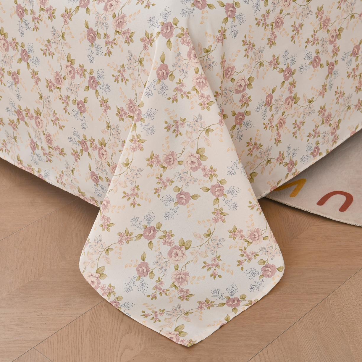 91家纺网 家纺一手货源 找家纺 悠米悠家 2026新款工艺款印花老粗布床单单品床单床单单件凉席席子 紫雾缠枝玫