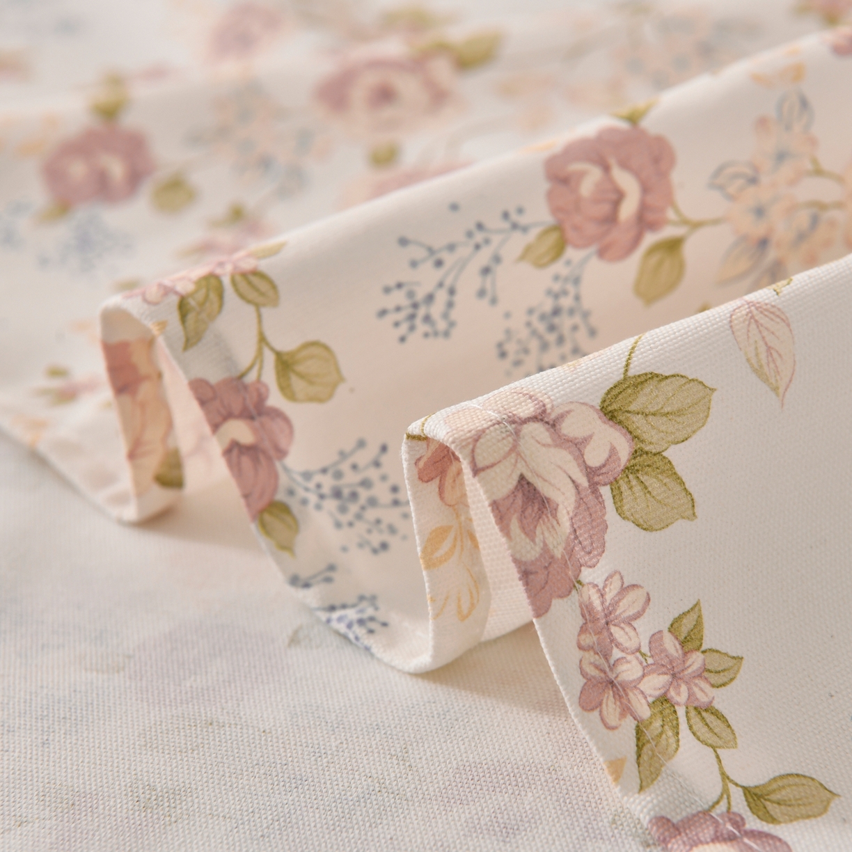 91家纺网 家纺一手货源 找家纺 悠米悠家 2026新款工艺款印花老粗布床单单品床单床单单件凉席席子 紫雾缠枝玫