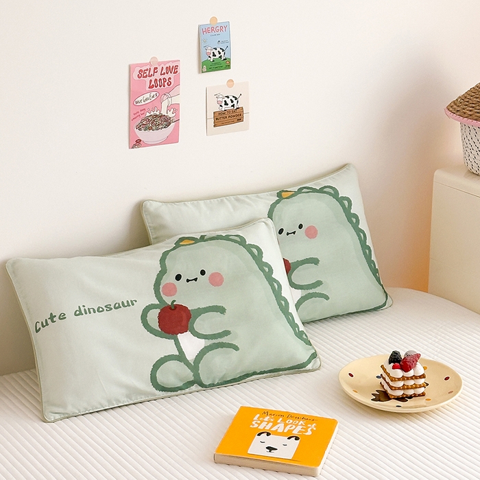 91家纺网 家纺一手货源 找家纺 嗨生活 2026新款全棉纯棉双层纱大版枕套儿童枕套幼儿园枕套枕芯单品枕套枕套单件 奶油恐龙