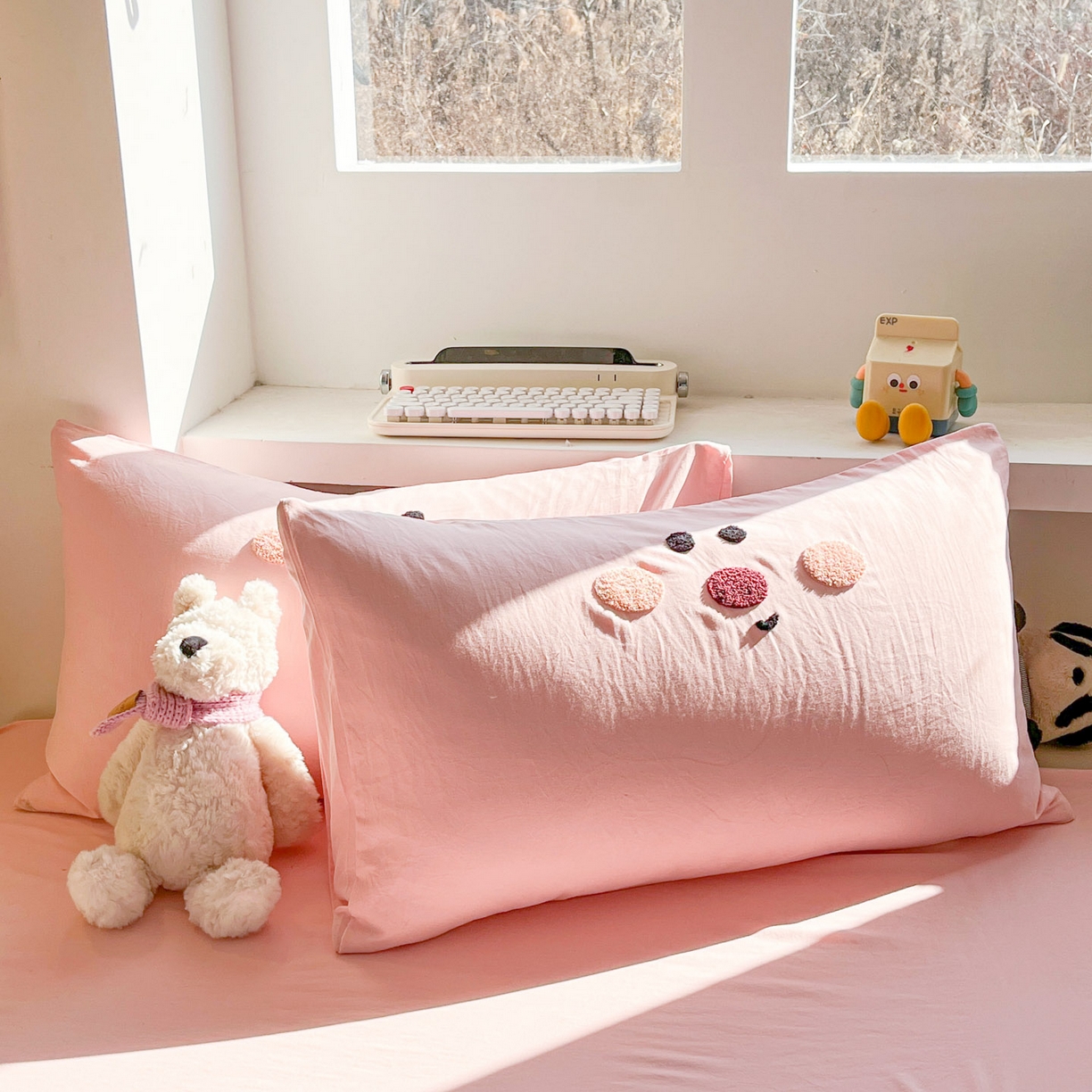 91家纺网 家纺一手货源 找家纺 雨帆家纺 2026新款云朵棉卡通毛巾绣四件套 草莓熊