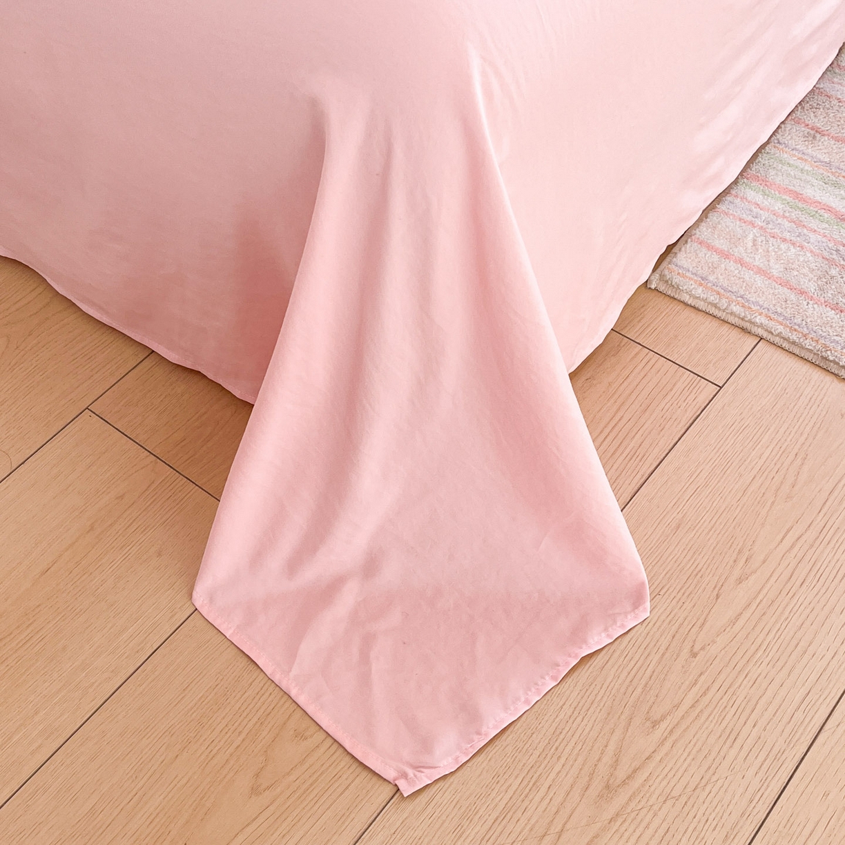 91家纺网 家纺一手货源 找家纺 雨帆家纺 2026新款云朵棉卡通毛巾绣四件套 草莓熊