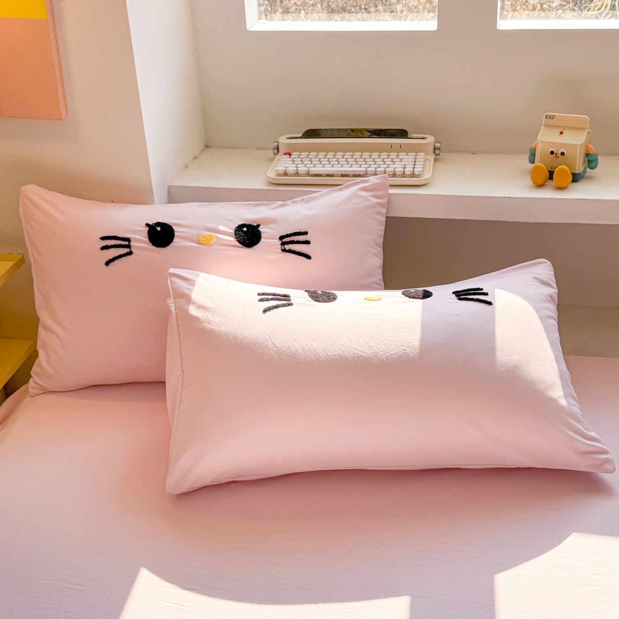 91家纺网 家纺一手货源 找家纺 雨帆家纺 2026新款云朵棉卡通毛巾绣四件套 少女甜美猫