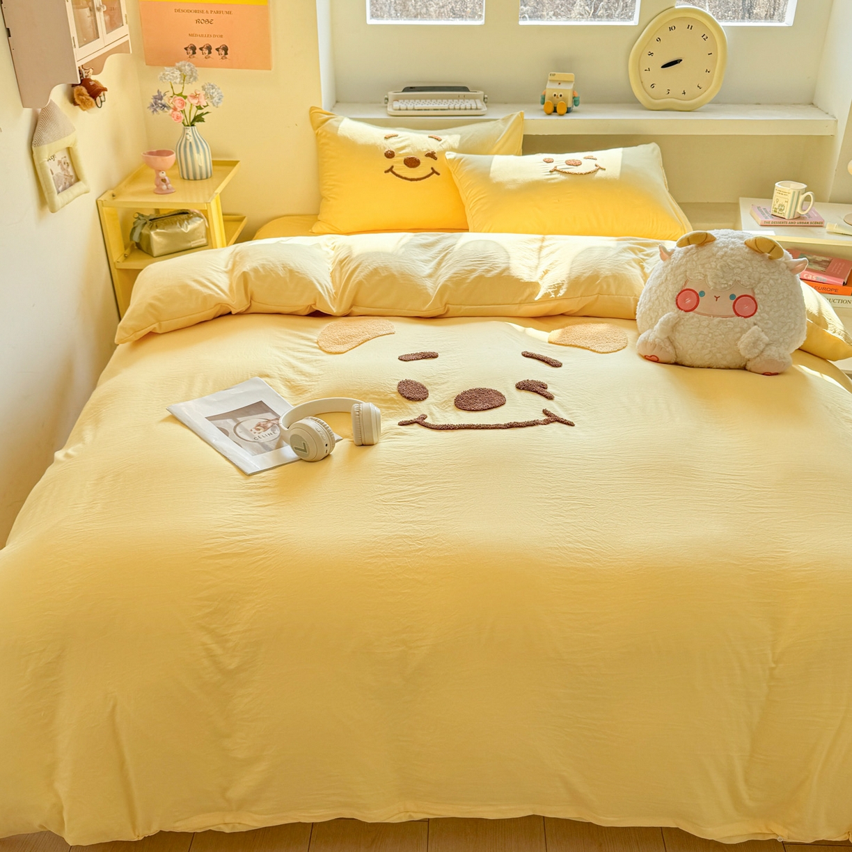 91家纺网 家纺一手货源 找家纺 雨帆家纺 2026新款云朵棉卡通毛巾绣四件套 奶黄尼尼