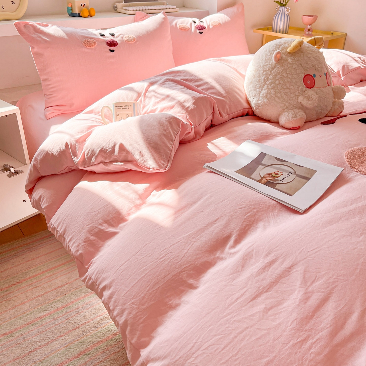 91家纺网 家纺一手货源 找家纺 雨帆家纺 2026新款云朵棉卡通毛巾绣四件套 草莓熊