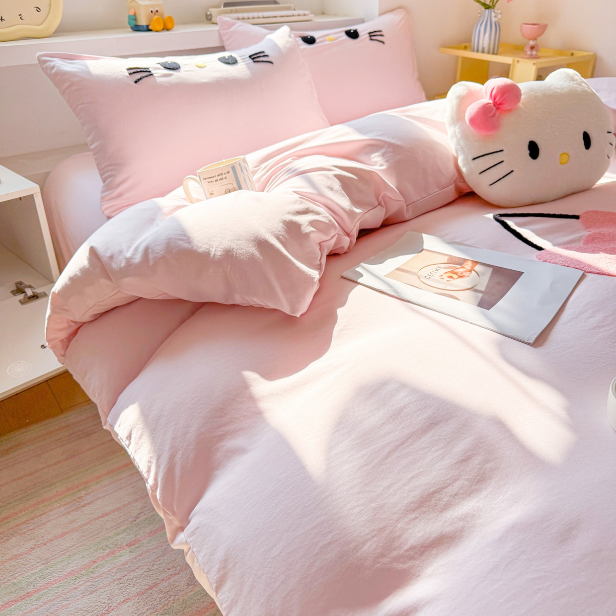 91家纺网 家纺一手货源 找家纺 雨帆家纺 2026新款云朵棉卡通毛巾绣四件套 少女甜美猫