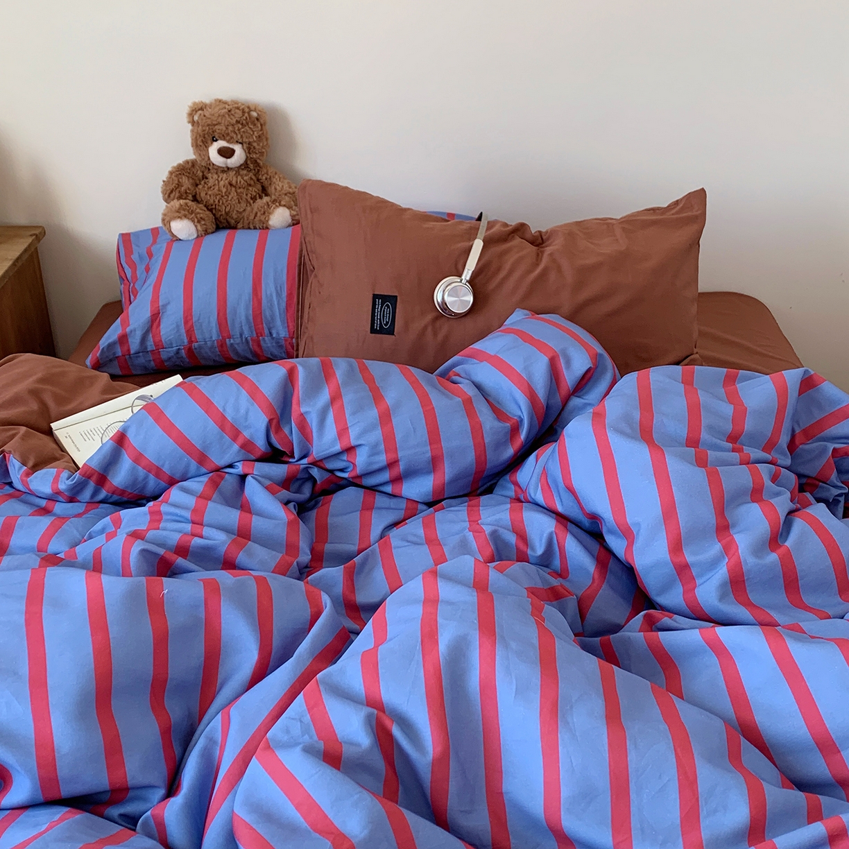 91家纺网 家纺一手货源 找家纺 桃喜 2026新款全棉条纹13070系列四件套 红蓝条纹（全棉）