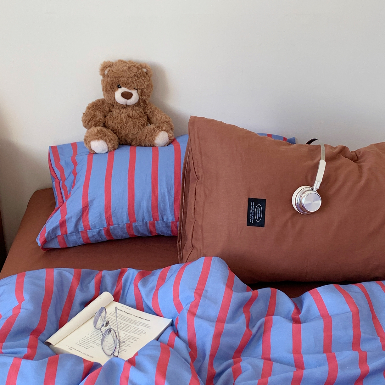 91家纺网 家纺一手货源 找家纺 桃喜 2026新款全棉条纹13070系列四件套 红蓝条纹（全棉）