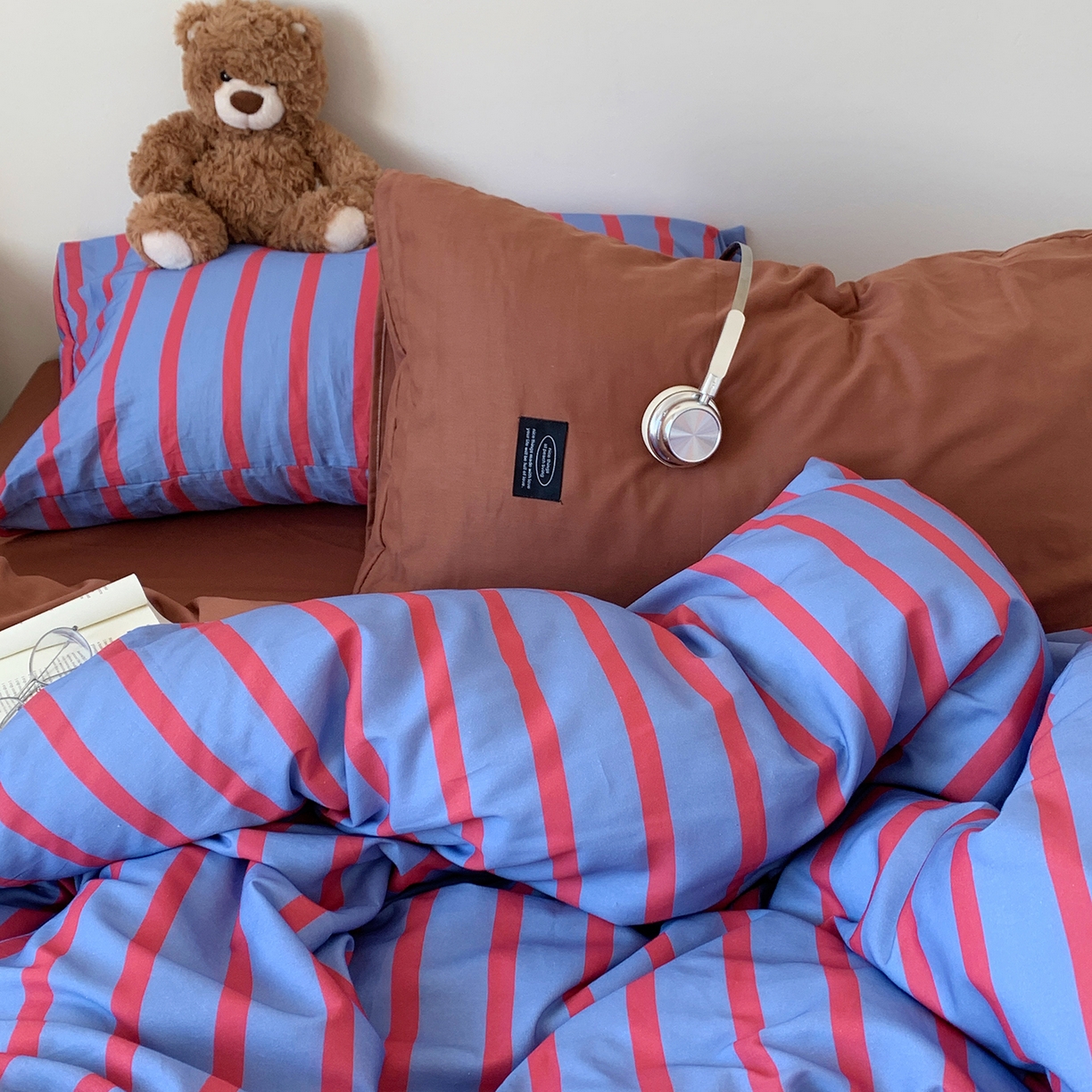 91家纺网 家纺一手货源 找家纺 桃喜 2026新款全棉条纹13070系列四件套 红蓝条纹（全棉）