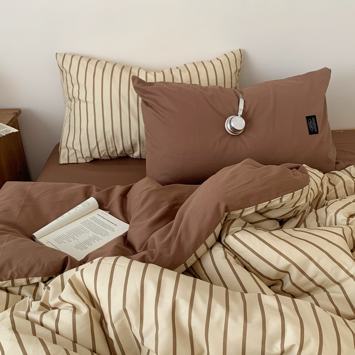 91家纺网 家纺一手货源 找家纺 桃喜 2026新款全棉条纹13070系列四件套 栗子棕条（全棉）