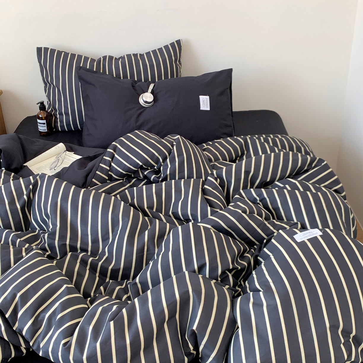 91家纺网 家纺一手货源 找家纺 桃喜 2026新款全棉条纹13070系列四件套 黑白条纹（全棉）