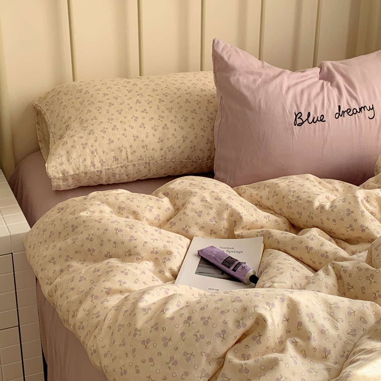 91家纺网 家纺一手货源 找家纺 桃喜 2026新款全棉双层纱碎花枕套混搭系列四件套 樱桃仙紫