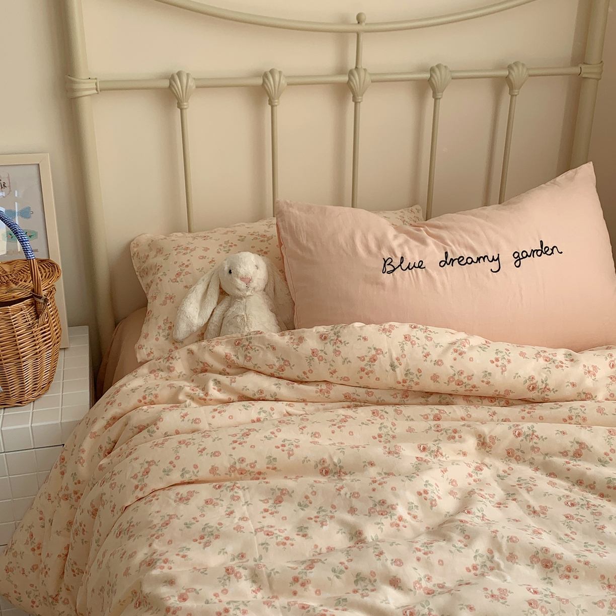 91家纺网 家纺一手货源 找家纺 桃喜 2026新款全棉双层纱碎花枕套混搭系列四件套 秘境花园粉