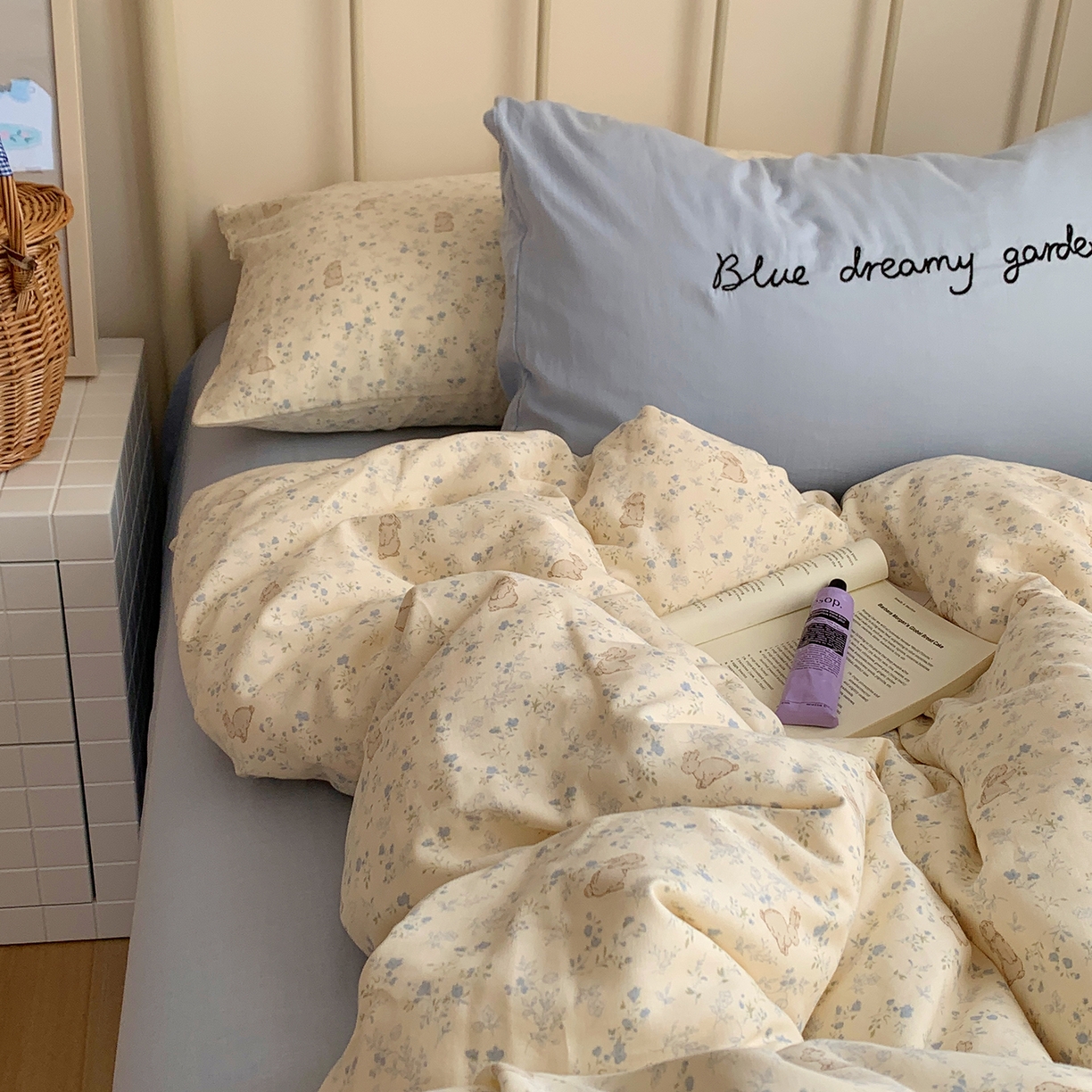 91家纺网 家纺一手货源 找家纺 桃喜 2026新款全棉双层纱碎花枕套混搭系列四件套 兔小姐的梦