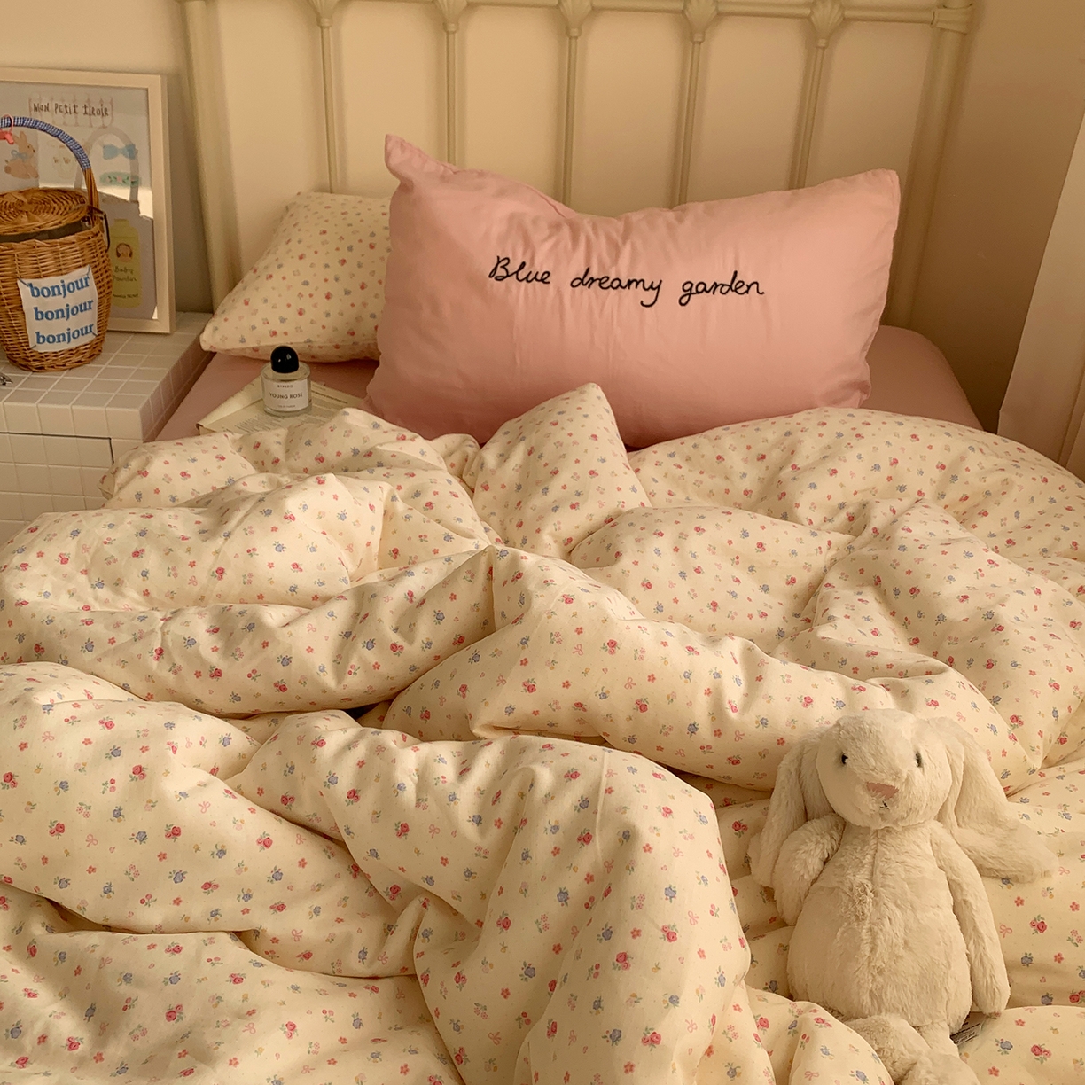 91家纺网 家纺一手货源 找家纺 桃喜 2026新款全棉双层纱碎花枕套混搭系列四件套 浅雾蔷薇