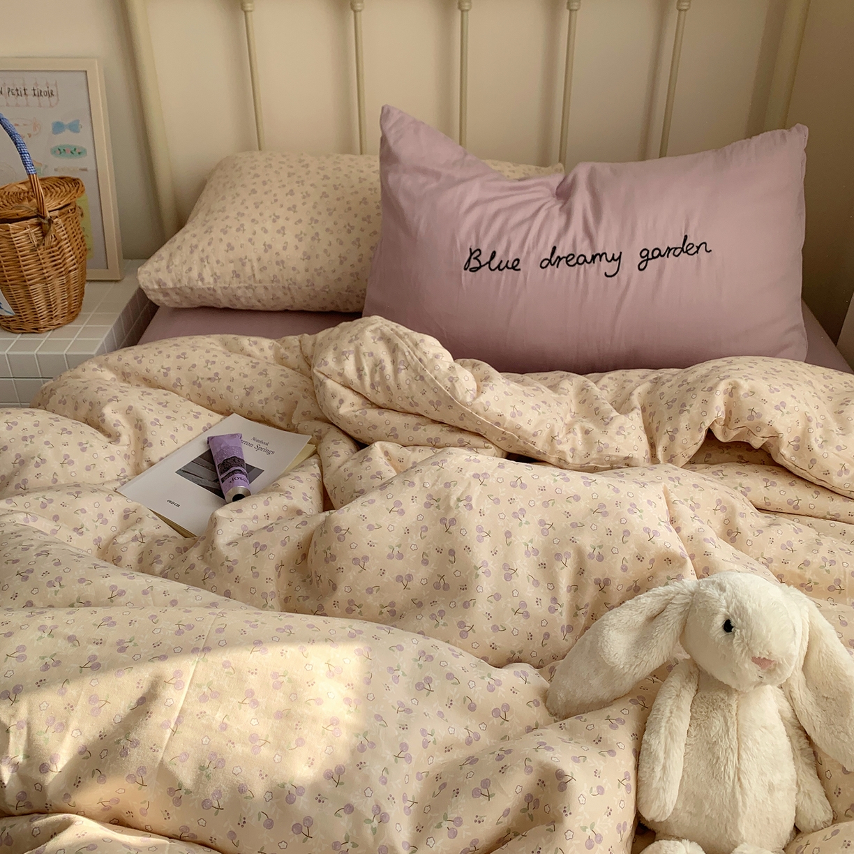 91家纺网 家纺一手货源 找家纺 桃喜 2026新款全棉双层纱碎花枕套混搭系列四件套 樱桃仙紫