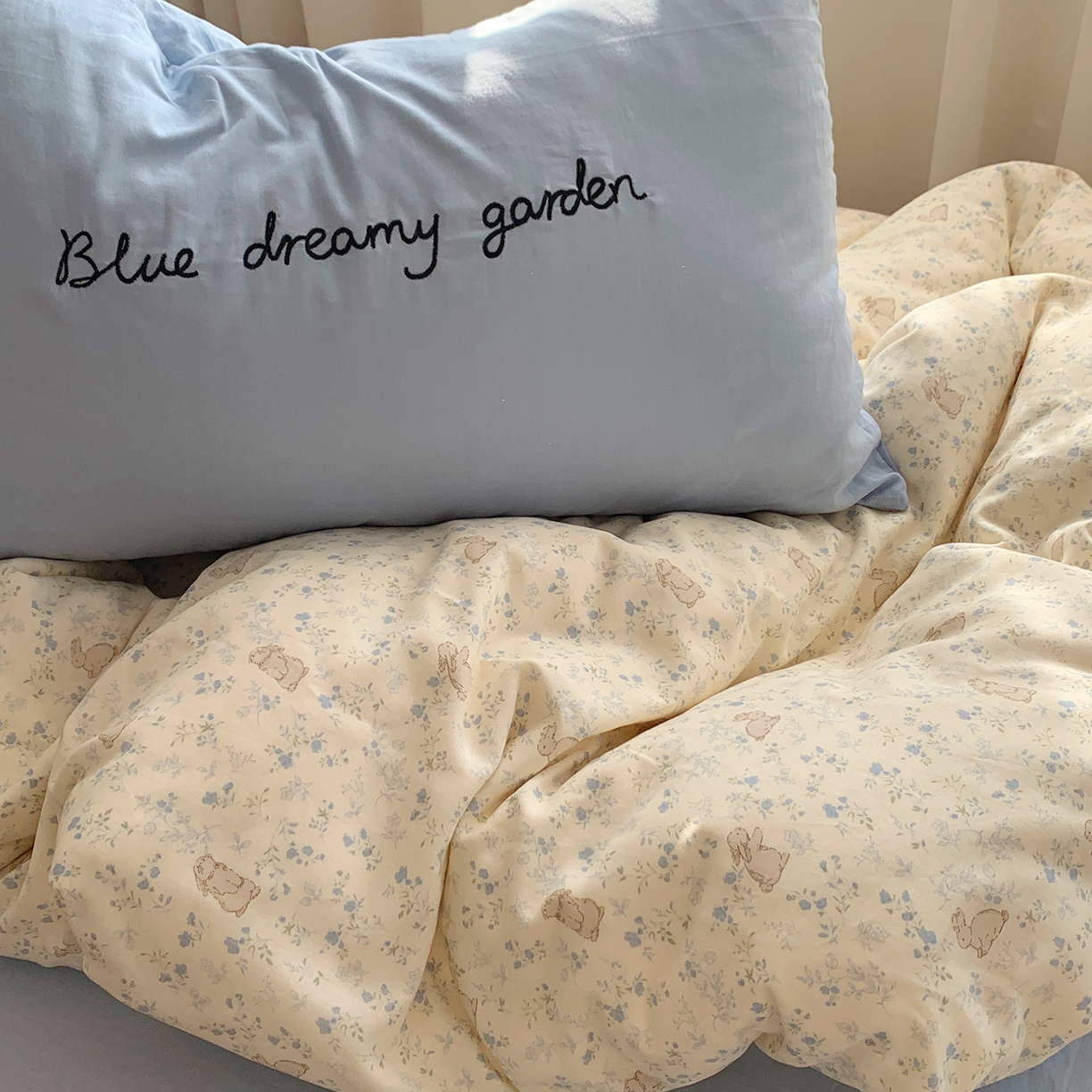 91家纺网 家纺一手货源 找家纺 桃喜 2026新款全棉双层纱碎花枕套混搭系列四件套 兔小姐的梦