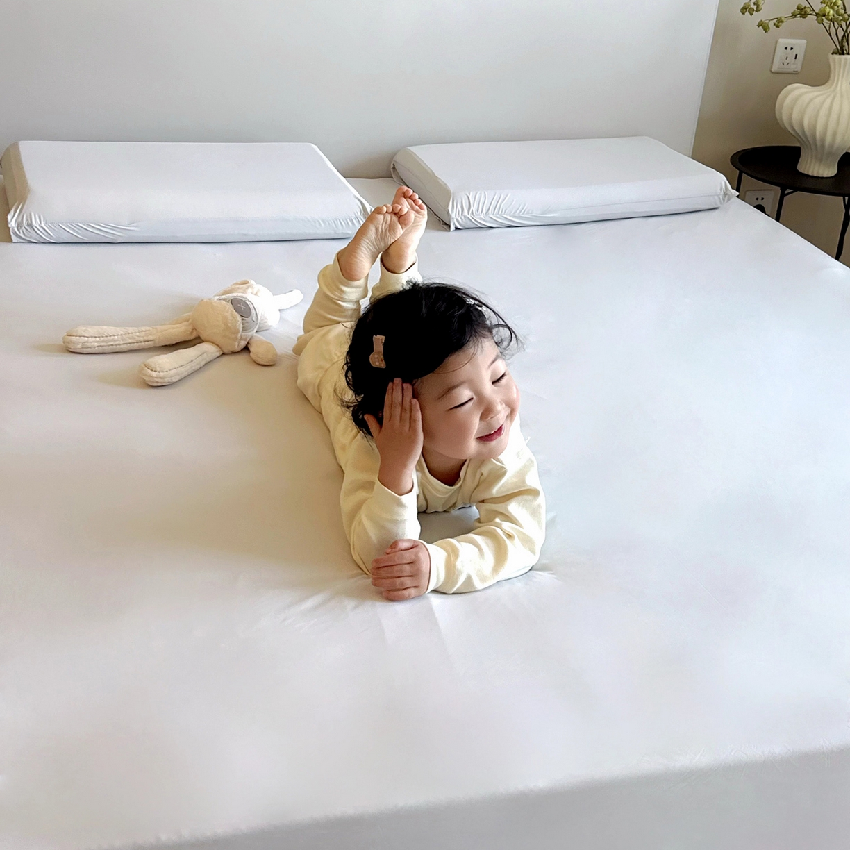 91家纺网 家纺一手货源 找家纺 兜米家居 2026新款某姆同款锦氨A类凉感（180克）床笠三件套 浅灰