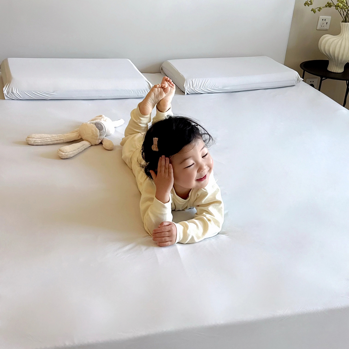 91家纺网 家纺一手货源 找家纺 兜米家居 2026新款某姆同款锦氨A类凉感（180克）床笠三件套 浅灰