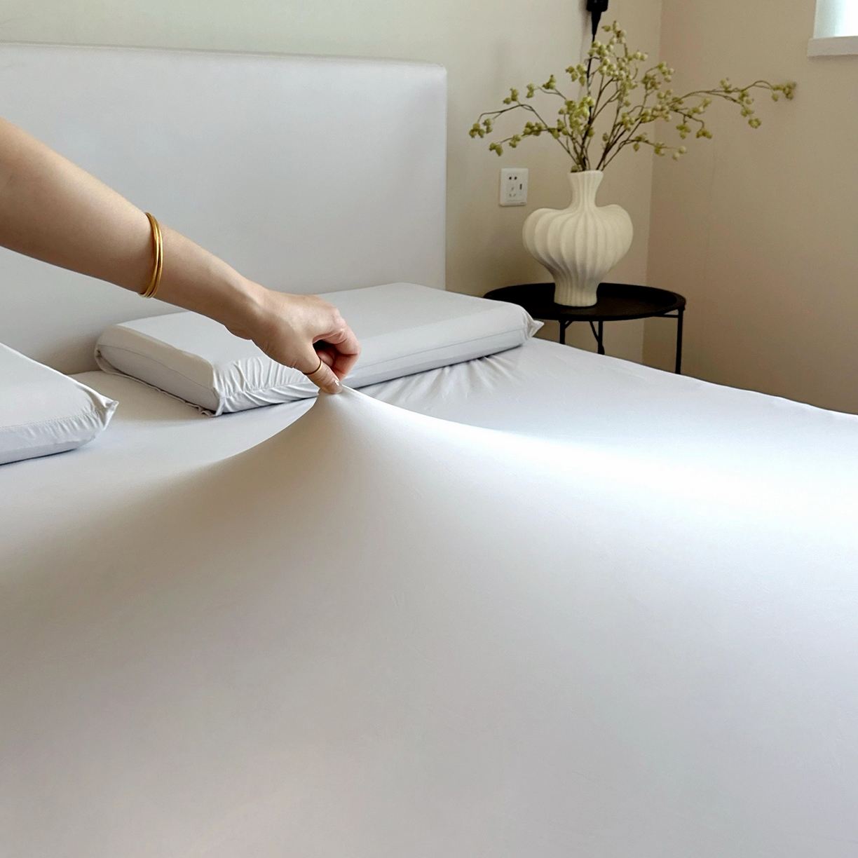 91家纺网 家纺一手货源 找家纺 兜米家居 2026新款某姆同款锦氨A类凉感（180克）床笠三件套 浅灰