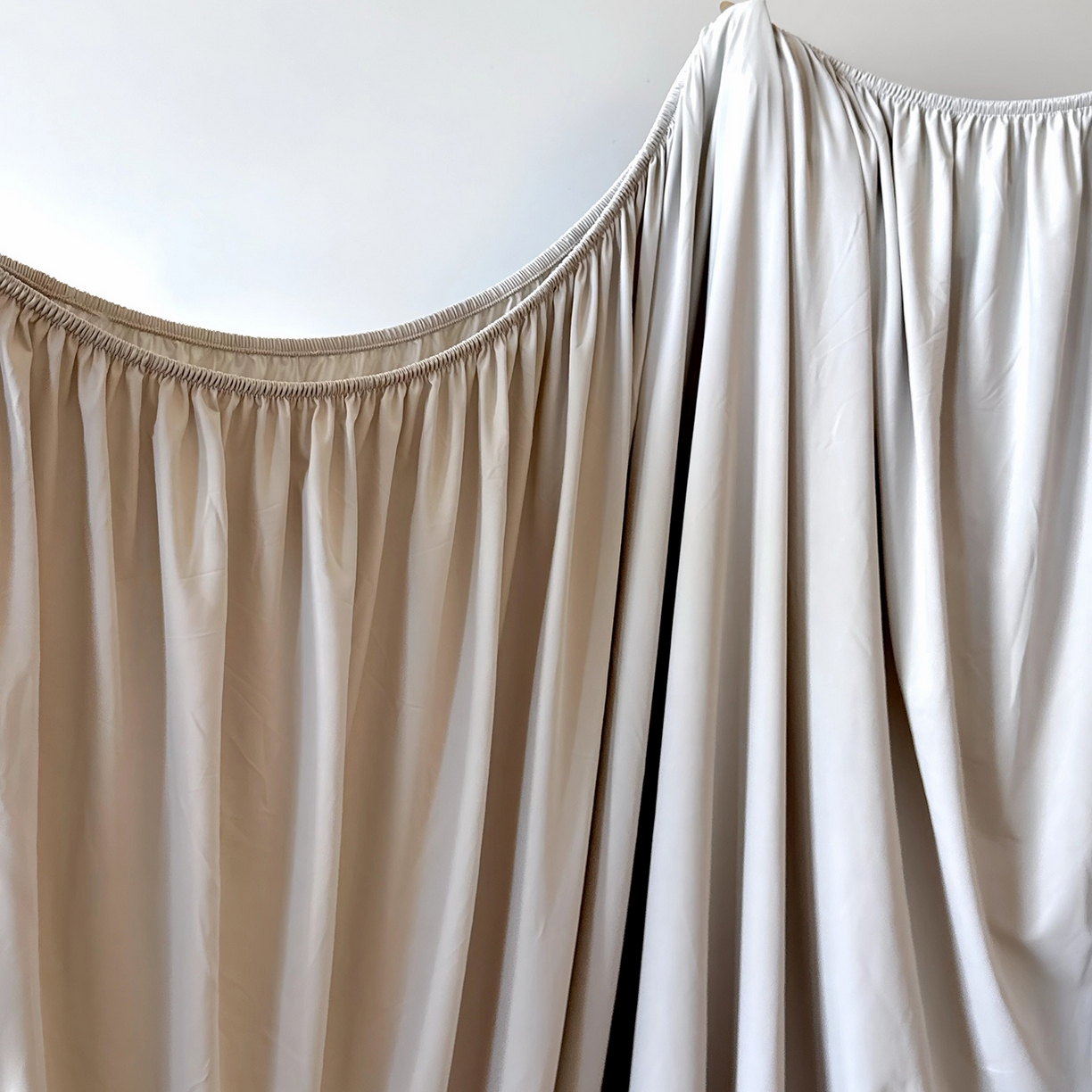 91家纺网 家纺一手货源 找家纺 兜米家居 2026新款某姆同款锦氨A类凉感（180克）床笠三件套 浅灰