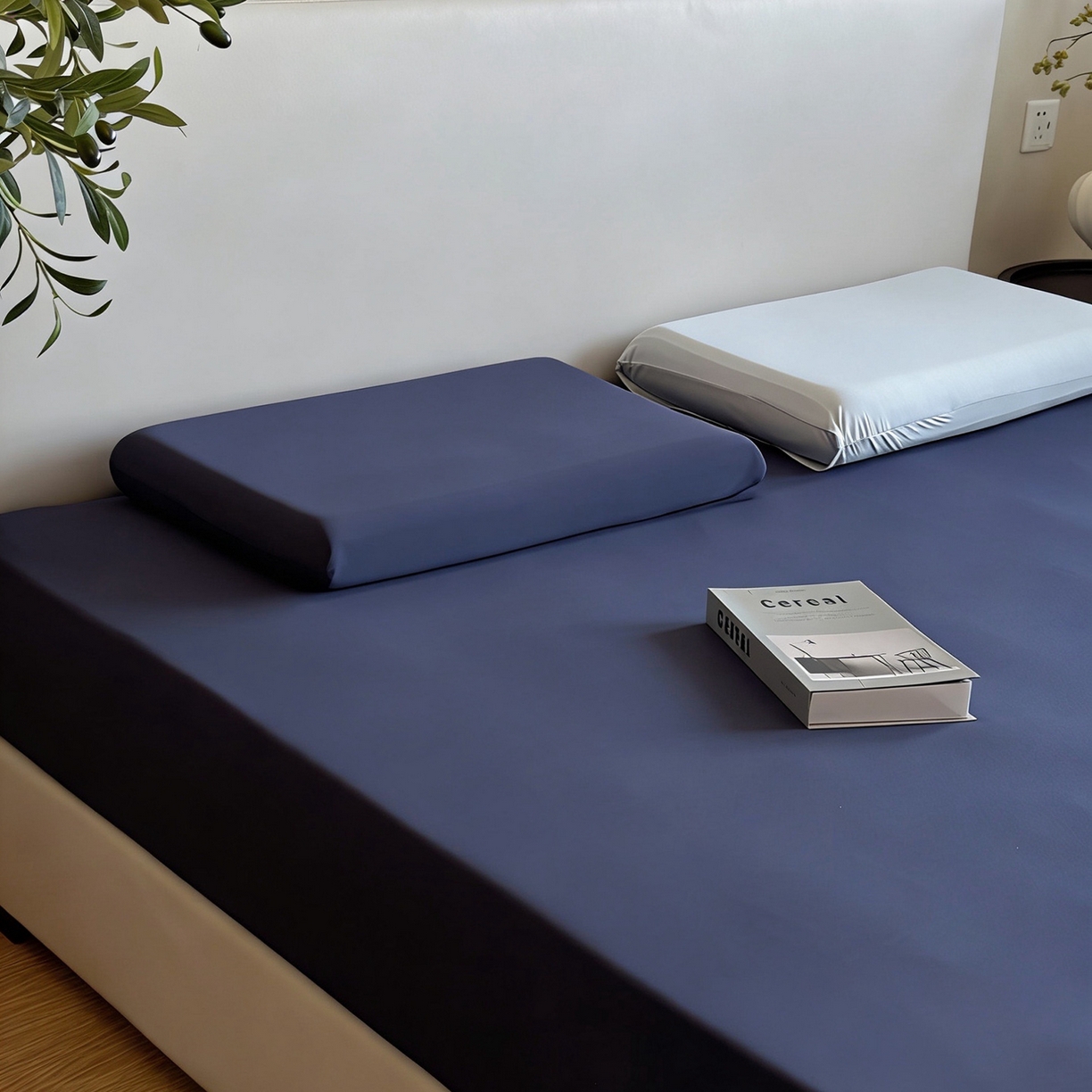 91家纺网 家纺一手货源 找家纺 兜米家居 2026新款某姆同款锦氨A类凉感（180克）床笠三件套 深蓝