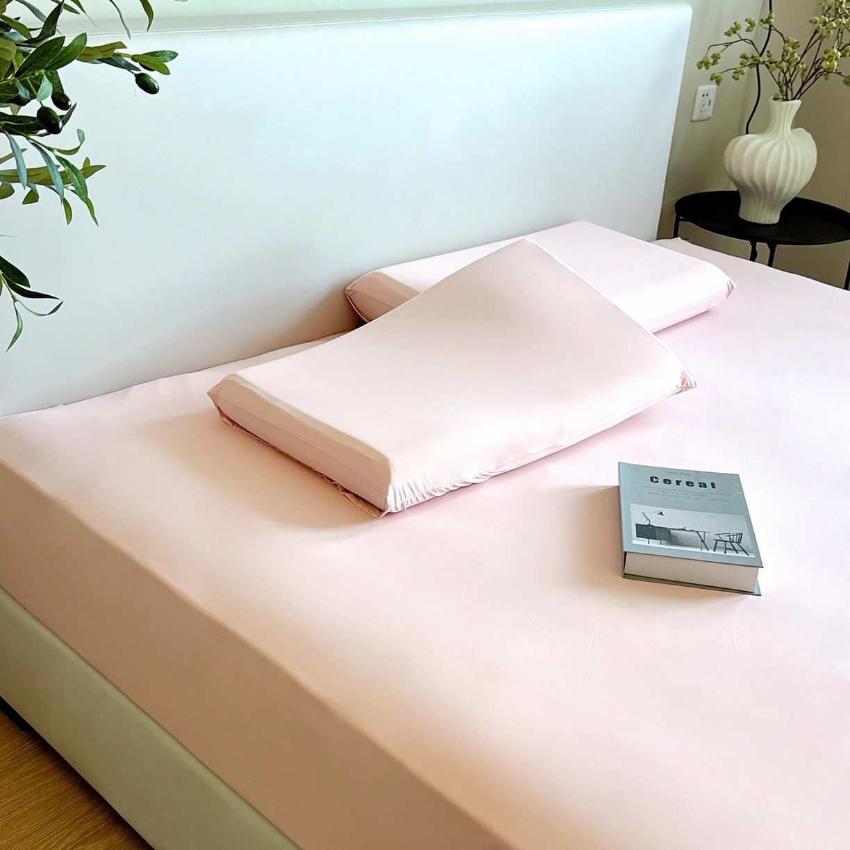 91家纺网 家纺一手货源 找家纺 兜米家居 2026新款某姆同款锦氨A类凉感（180克）床笠三件套 胭脂粉