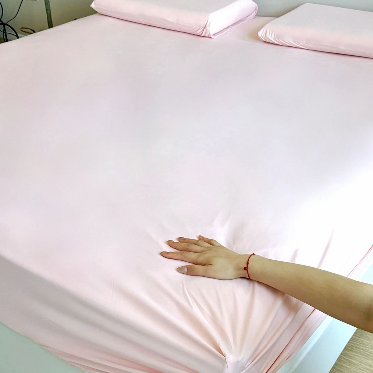 91家纺网 家纺一手货源 找家纺 兜米家居 2026新款某姆同款锦氨A类凉感（180克）床笠三件套 胭脂粉