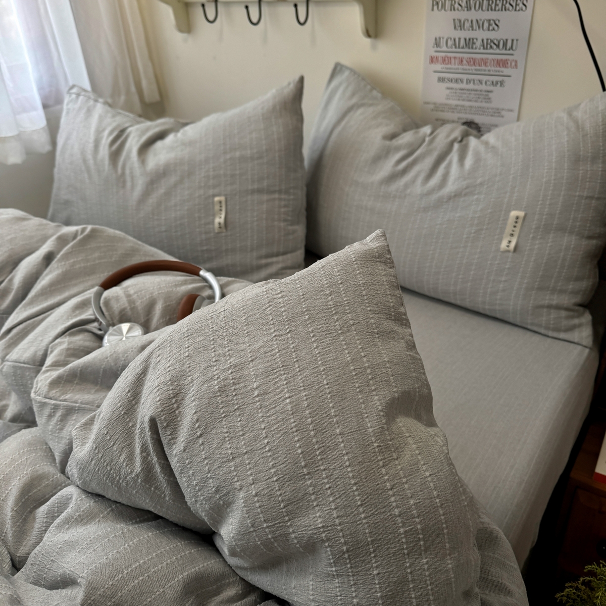 91家纺网 家纺一手货源 找家纺 艾特你 2026新款亚麻风纯色无印四件套 浅灰