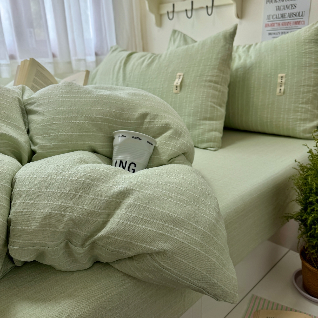 91家纺网 家纺一手货源 找家纺 艾特你 2026新款亚麻风纯色无印四件套 浅绿