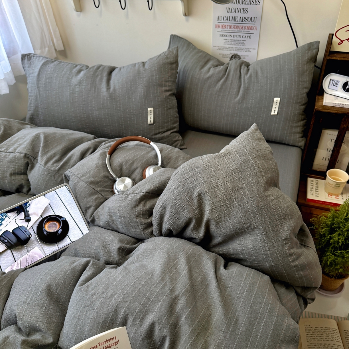 91家纺网 家纺一手货源 找家纺 艾特你 2026新款亚麻风纯色无印四件套 烟灰