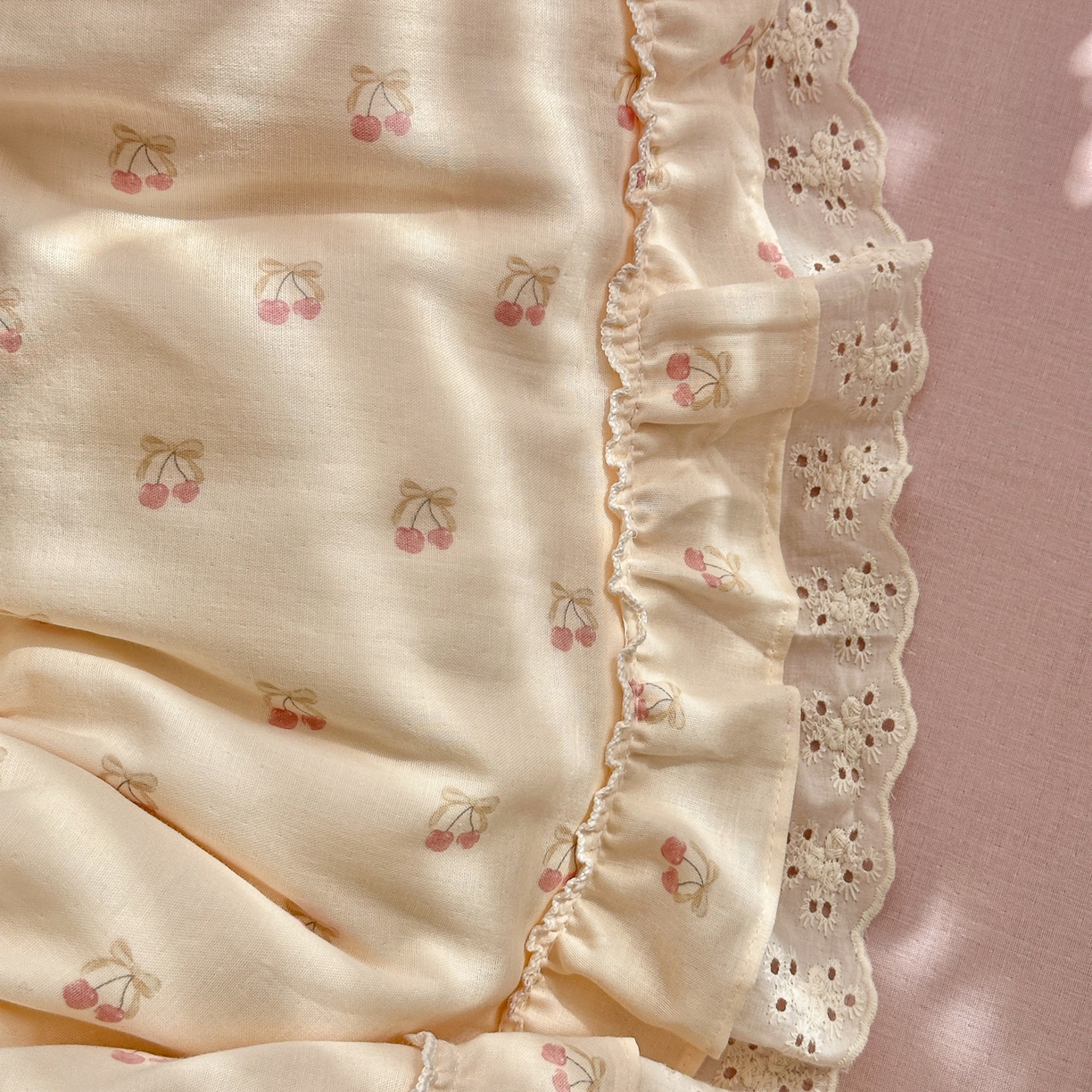 91家纺网 家纺一手货源 找家纺 锦彩家居 2026新款A类全棉双层纱韩式花边款小清新三件套四件套INS小红书博主风-晚茶与夏系列（提供买家秀） 桃桃气泡