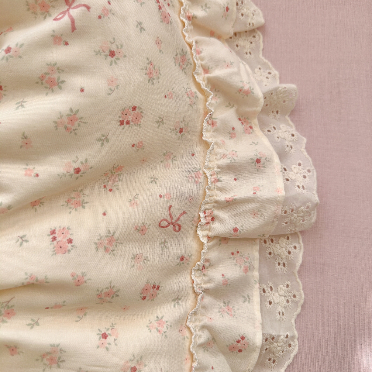 91家纺网 家纺一手货源 找家纺 锦彩家居 2026新款A类全棉双层纱韩式花边款小清新三件套四件套INS小红书博主风-晚茶与夏系列（提供买家秀） 夏日铃兰