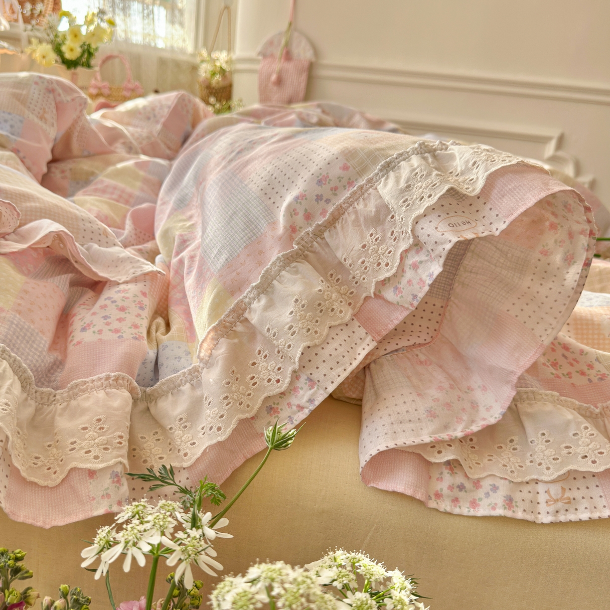 91家纺网 家纺一手货源 找家纺 锦彩家居 2026新款A类全棉双层纱韩式花边款小清新三件套四件套INS小红书博主风-晚茶与夏系列（提供买家秀） 甜心花猫