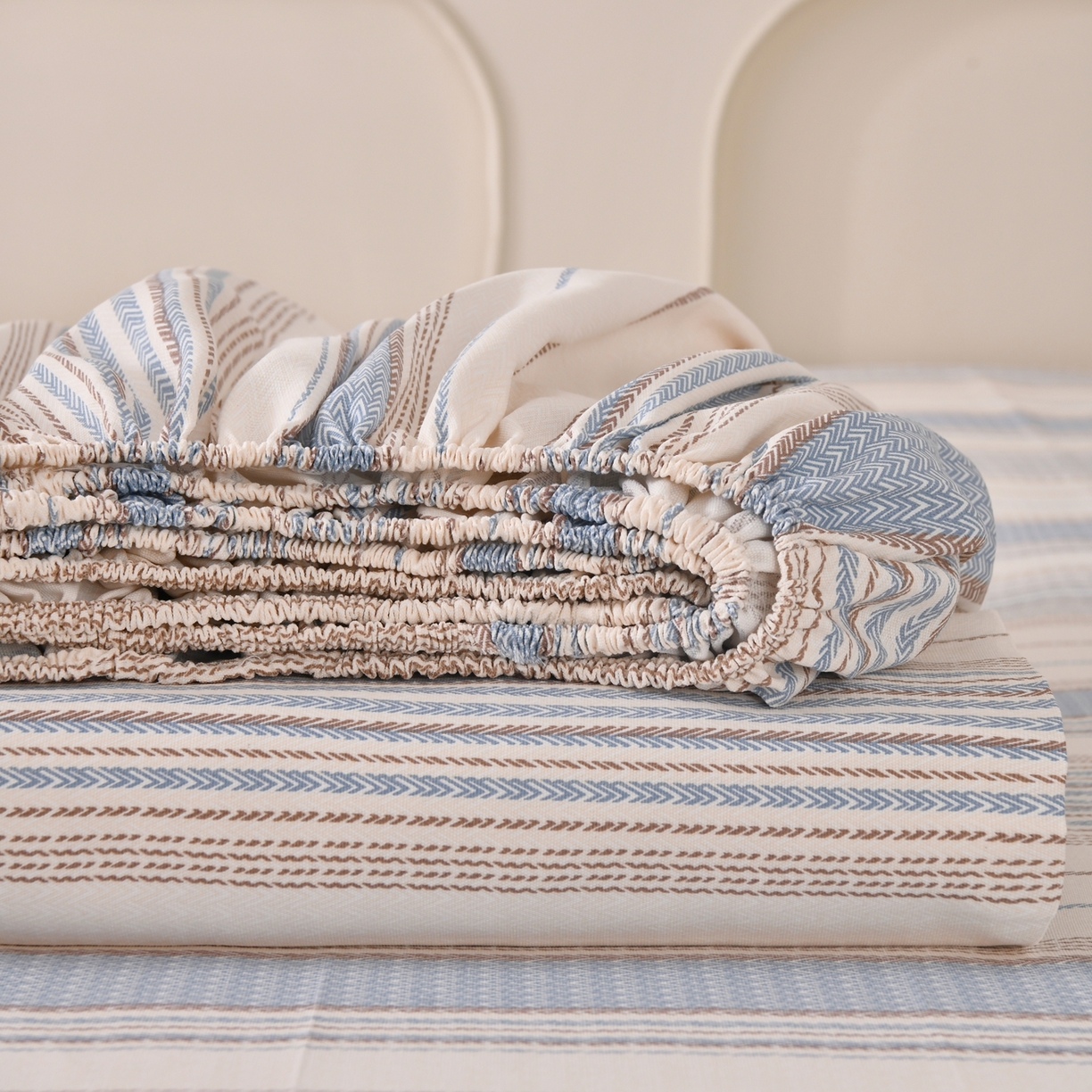 91家纺网 家纺一手货源 找家纺 悠米悠家 2026新款工艺款印花老粗布床笠单品床笠床笠单件凉席席子 海盐棕条纹