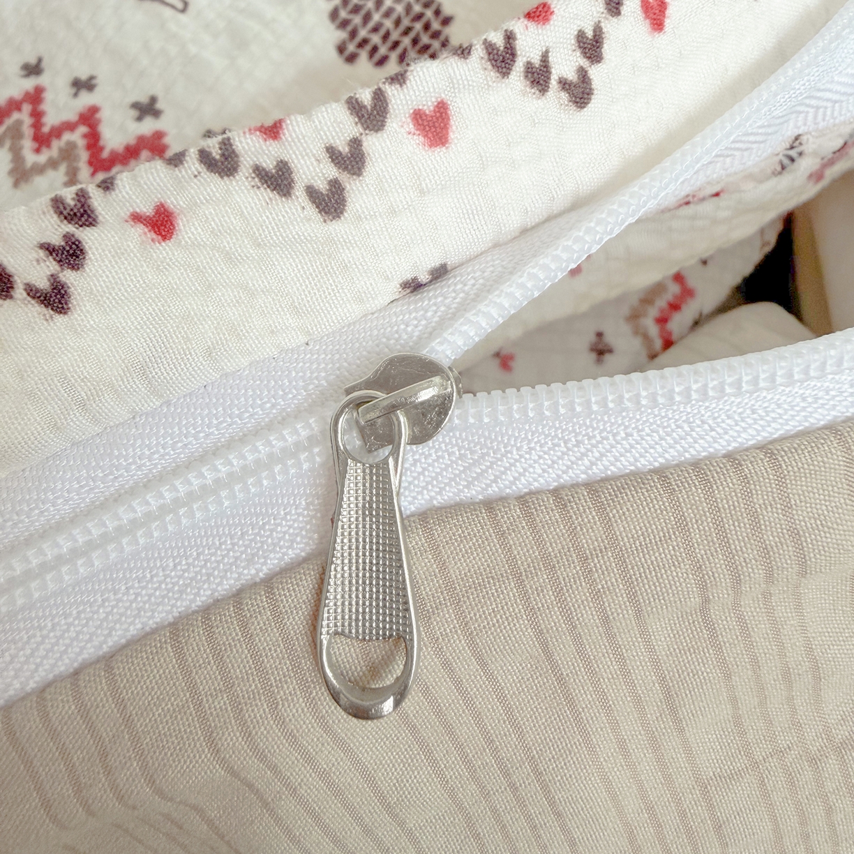 91家纺网 家纺一手货源 找家纺 悠米悠家 2026春夏新款高克重A类泡芙纱泡泡皱皱纱四件套 趣味汪汪队-床单款