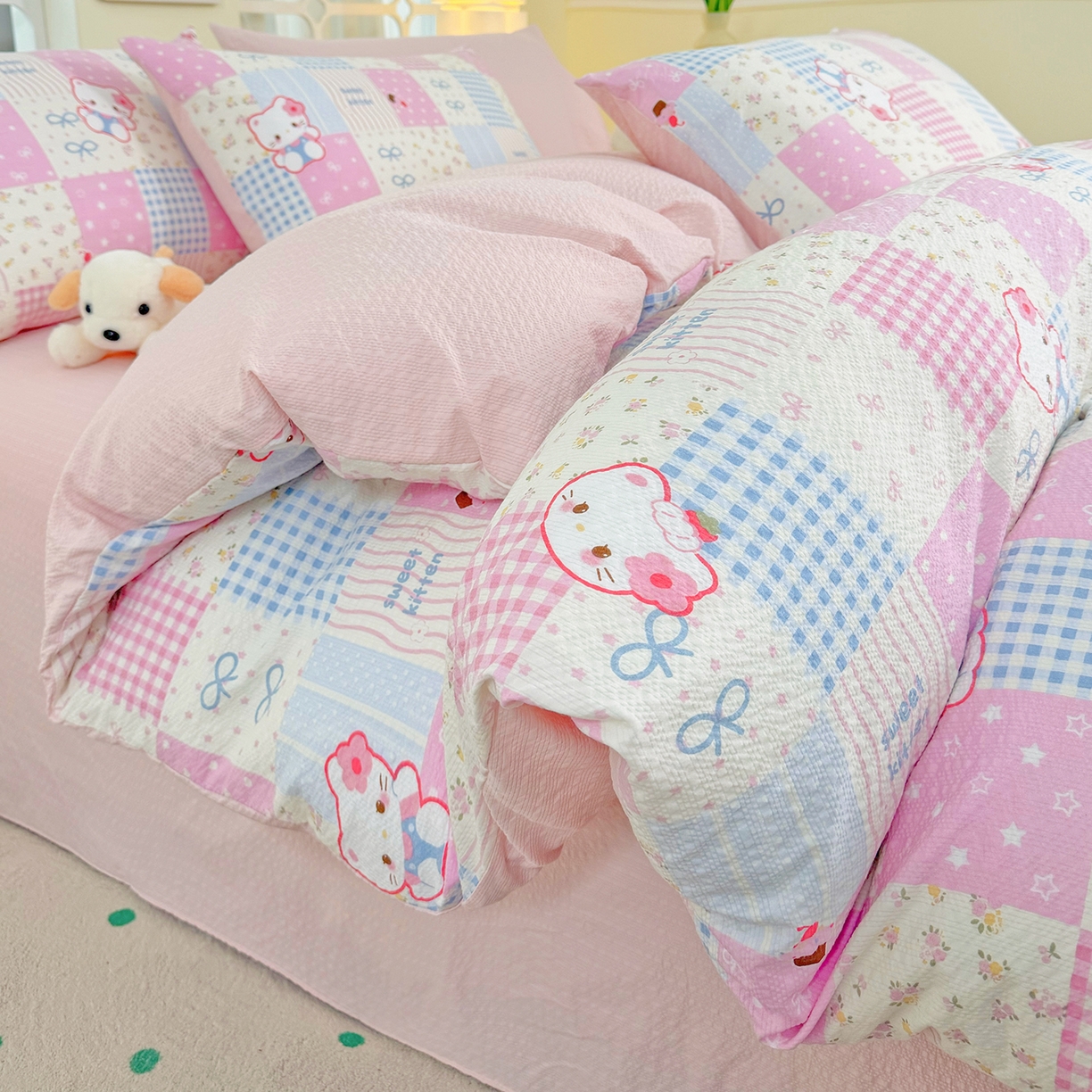 91家纺网 家纺一手货源 找家纺 悠米悠家 2026春夏新款高克重A类泡芙纱泡泡皱皱纱四件套 Kitty-蜜语格-床单款