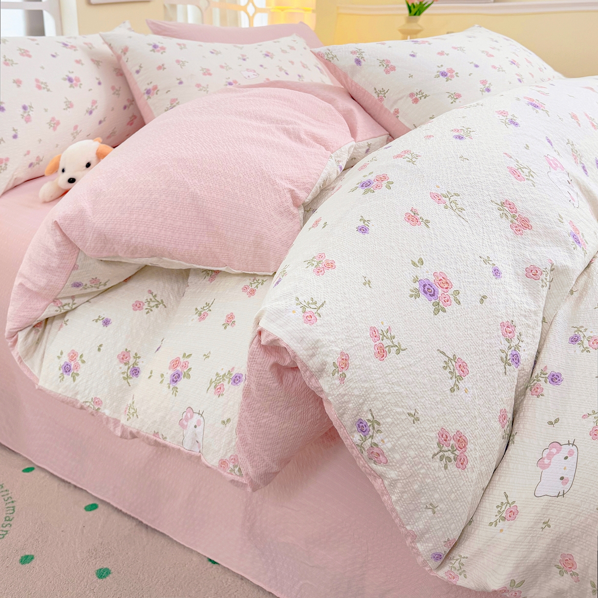 91家纺网 家纺一手货源 找家纺 悠米悠家 2026春夏新款高克重A类泡芙纱泡泡皱皱纱四件套 Kitty-春日花园-床单款